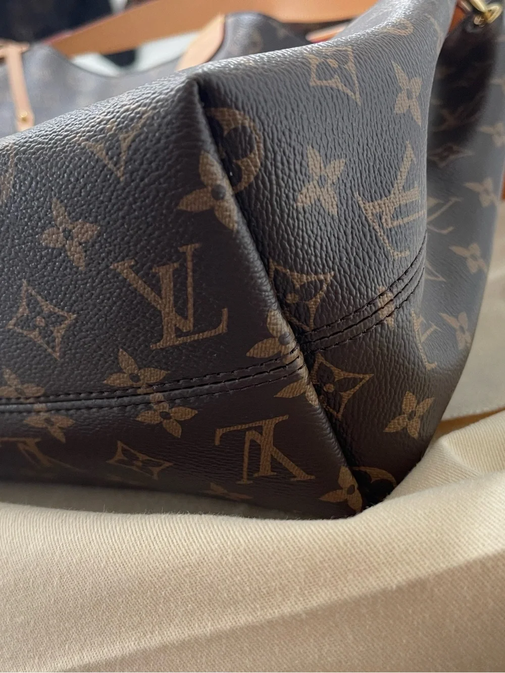 Louis Vuitton Graceful MM